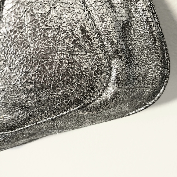 ALEXIS HUDSON- Silver Imp.  Metallic Leather Handbag- Vintage NWOT - Picture 5 of 12